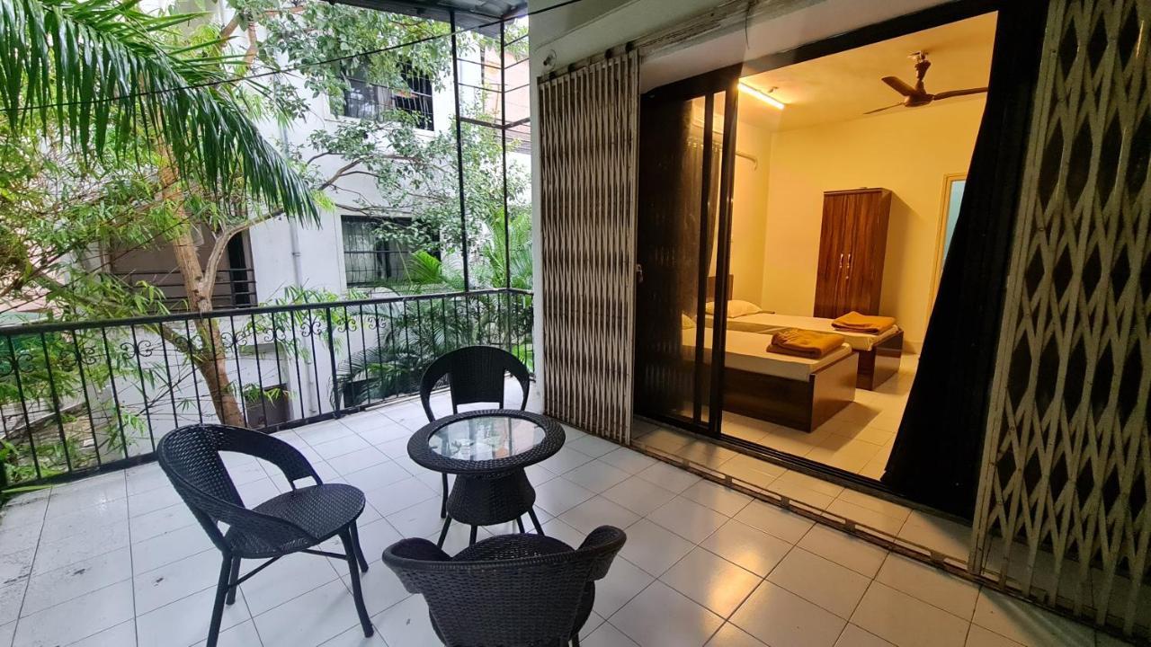 Rostel Backpackers Hostel Пуне Екстер'єр фото