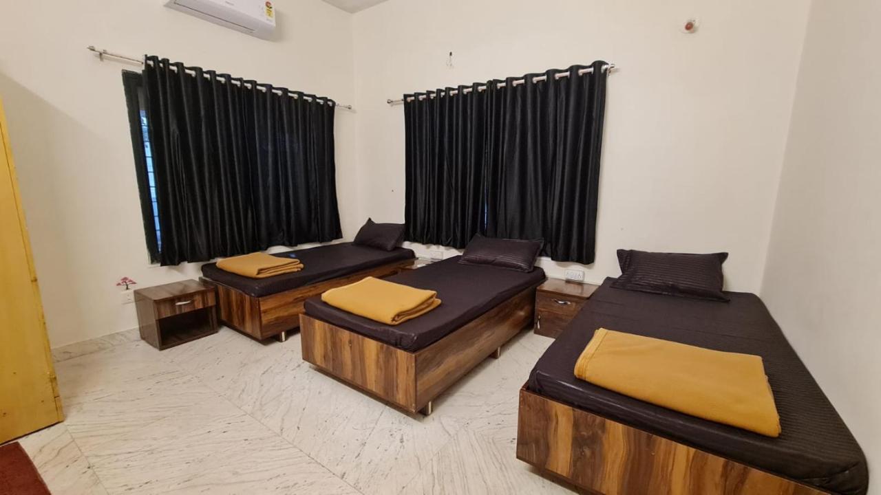 Rostel Backpackers Hostel Пуне Екстер'єр фото