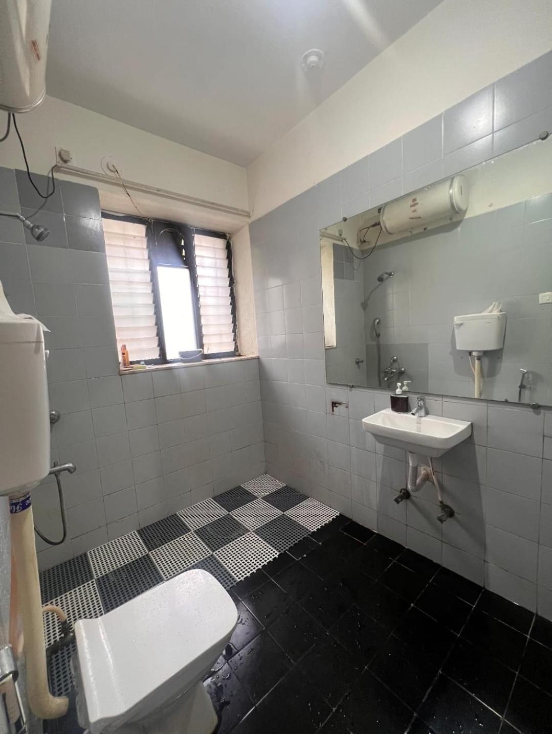 Rostel Backpackers Hostel Пуне Екстер'єр фото