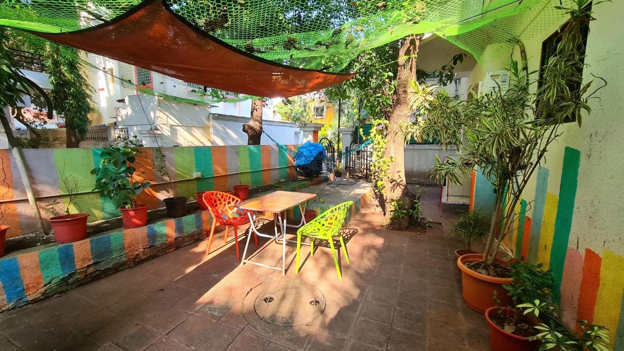 Rostel Backpackers Hostel Пуне Екстер'єр фото