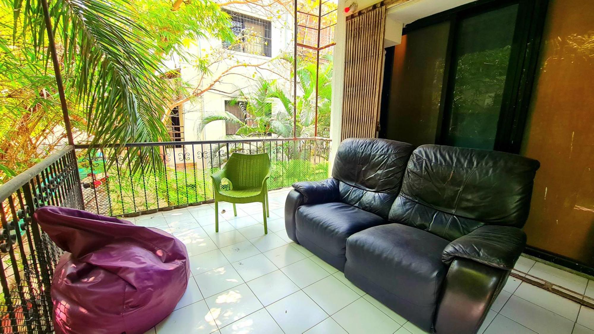 Rostel Backpackers Hostel Пуне Екстер'єр фото