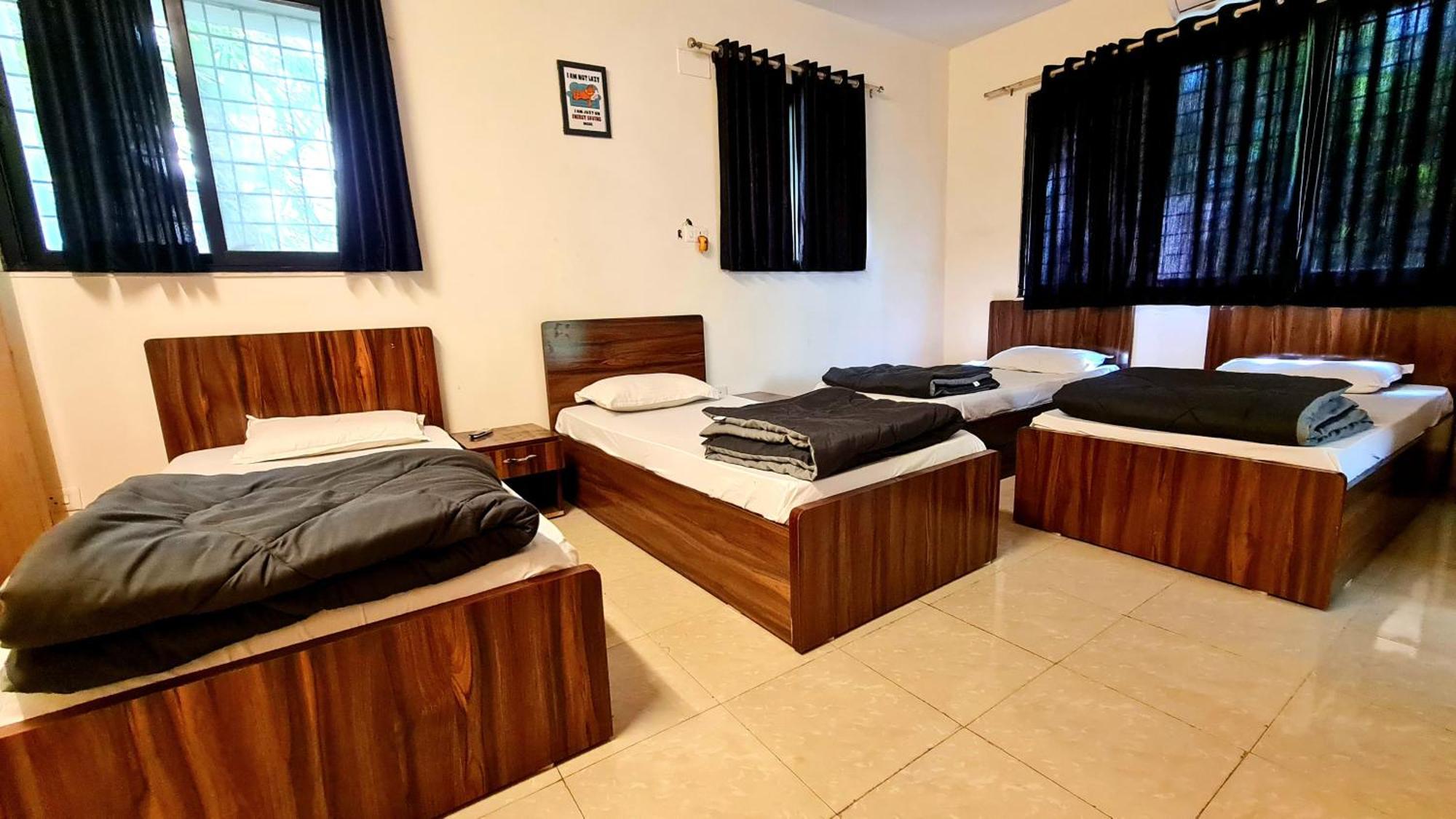 Rostel Backpackers Hostel Пуне Екстер'єр фото