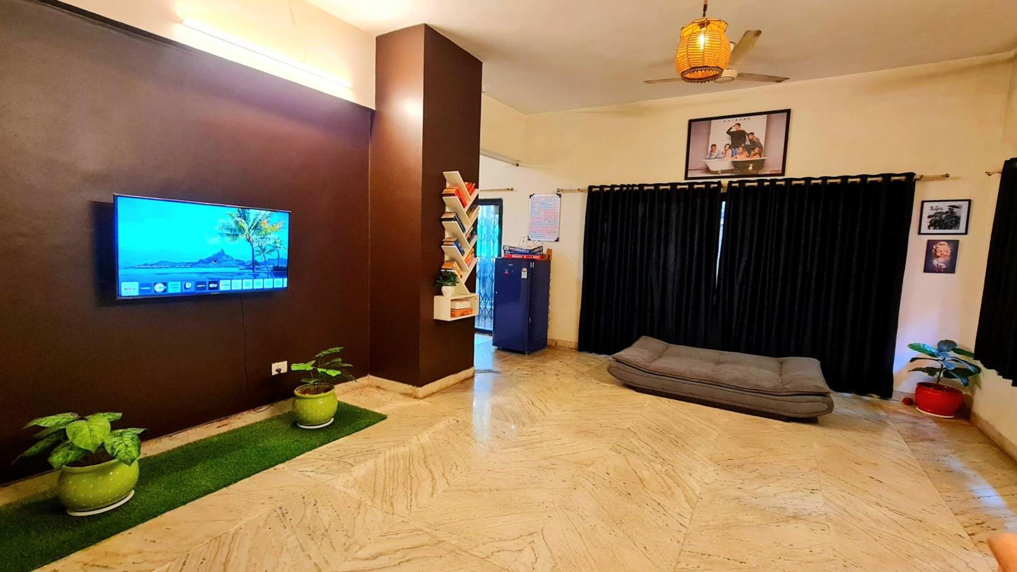 Rostel Backpackers Hostel Пуне Екстер'єр фото