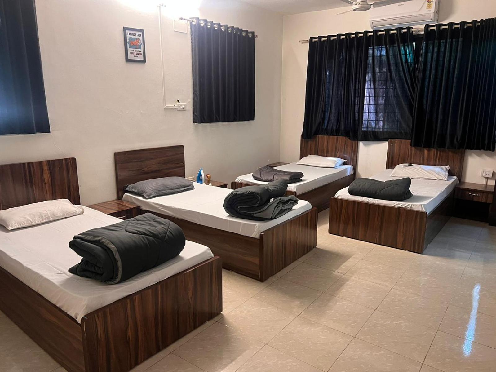 Rostel Backpackers Hostel Пуне Екстер'єр фото