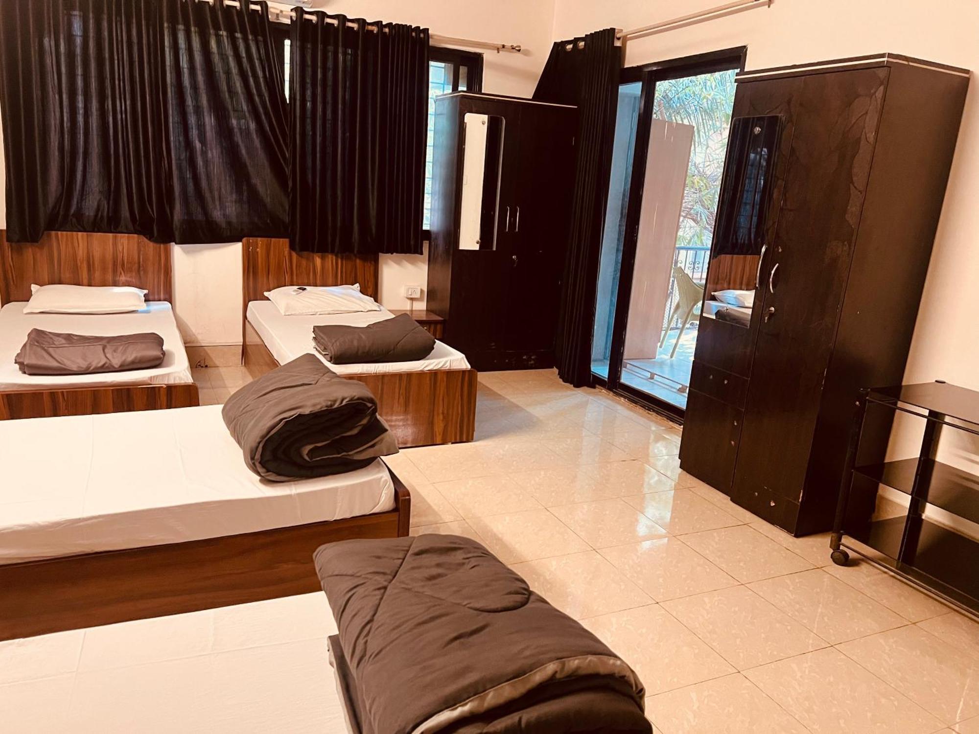 Rostel Backpackers Hostel Пуне Екстер'єр фото